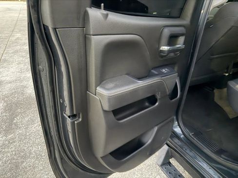 Used 2018 Chevrolet Silverado 1500 LT image 19