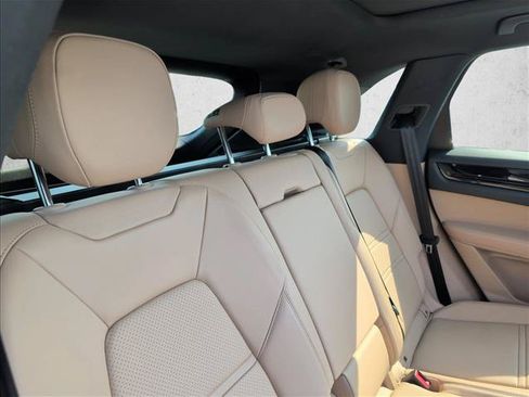 Used 2020 Porsche Cayenne AWD/4WD image 17