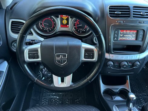 Used 2019 Dodge Journey SE w/ Premium Group FWD image 14