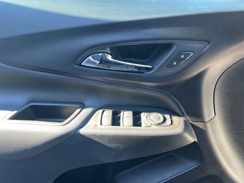 Used 2023 Chevrolet Equinox LT image 18
