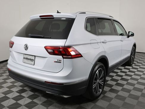 Used 2018 Volkswagen Tiguan SEL image 2