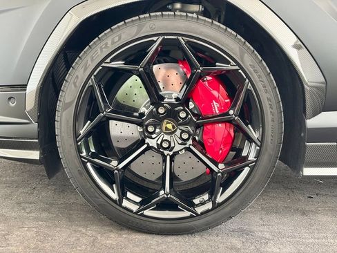 Used 2024 Lamborghini Urus Performante AWD/4WD image 15