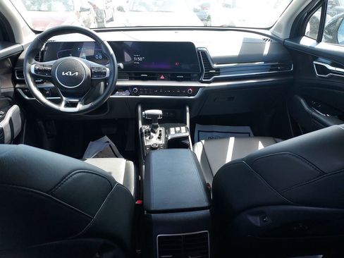 Used 2025 Kia Sportage EX image 10