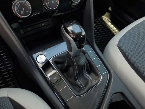 Certified 2025 Volkswagen Taos S FWD image 22