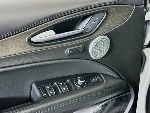 Used 2022 Alfa Romeo Stelvio Ti image 15