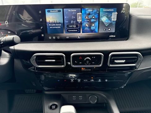 New 2026 Nissan Sentra SV w/ Floor Mat Package FWD image 18