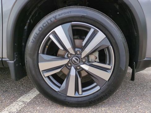 Used 2023 Nissan Rogue SL AWD/4WD image 11