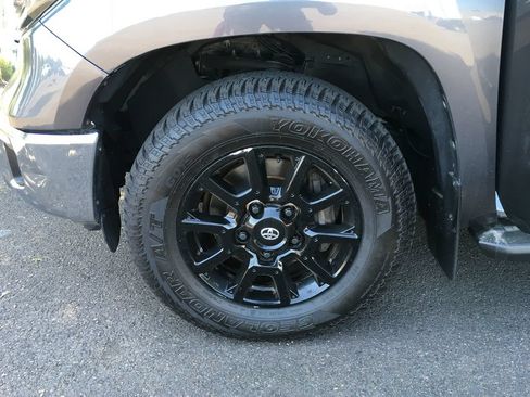 Used 2019 Toyota Tundra SR5 AWD/4WD image 37