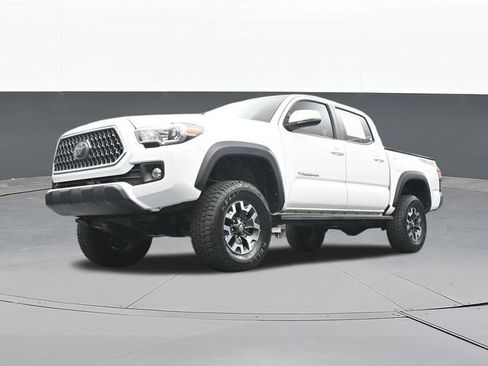 Used 2018 Toyota Tacoma TRD Off-Road AWD/4WD image 57