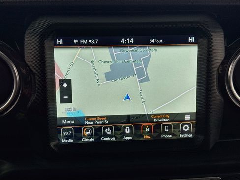 Used 2022 Jeep Wrangler Unlimited Sahara AWD/4WD image 2