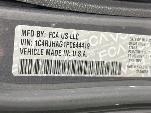 Used 2023 Jeep Grand Cherokee Laredo AWD/4WD image 33