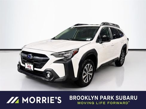 Used 2025 Subaru Outback Premium AWD/4WD image 1