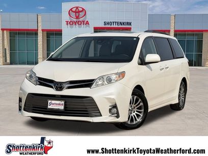 Used 2019 Toyota Sienna XLE w/ XLE Navigation Package