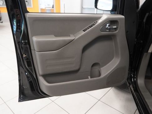 Used 2021 Nissan Frontier SV w/ SV Utility Package AWD/4WD image 6