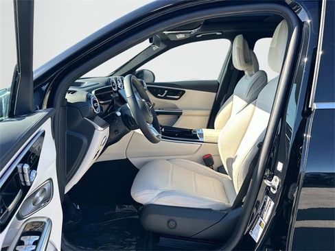 Used 2025 Mercedes-Benz GLC 350e 4MATIC image 16