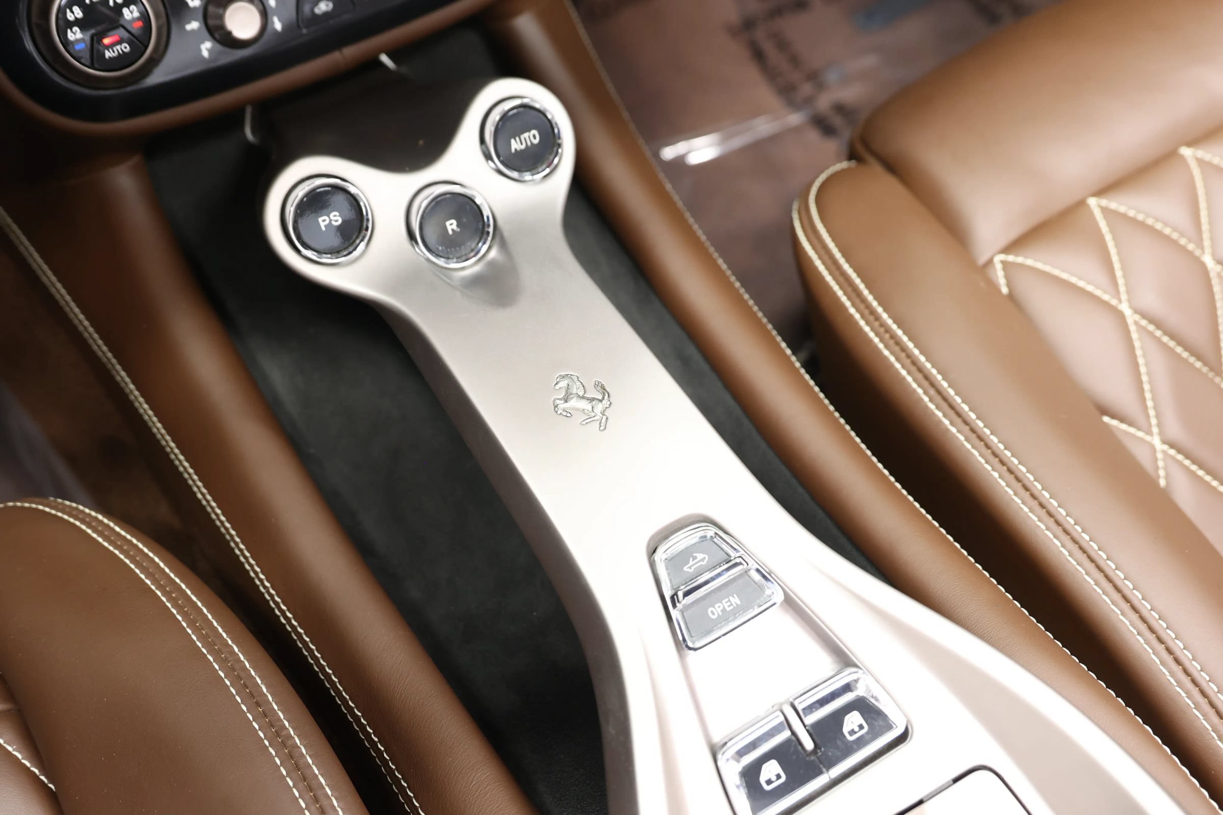 Used 2010 Ferrari California RWD image 54