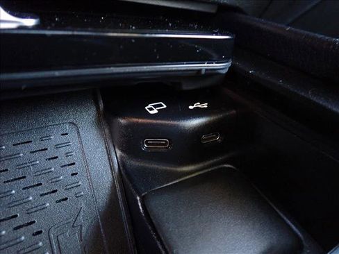 Used 2020 Mercedes-Benz GLE 350 4MATIC image 23