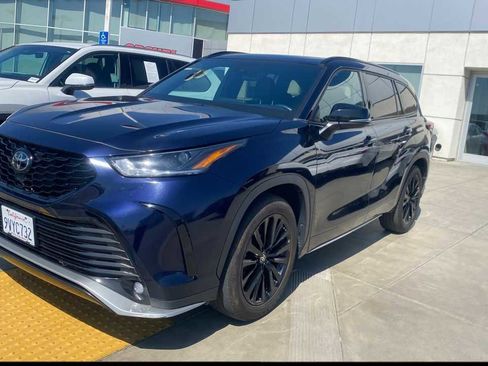 Used 2024 Toyota Highlander XSE FWD image 1