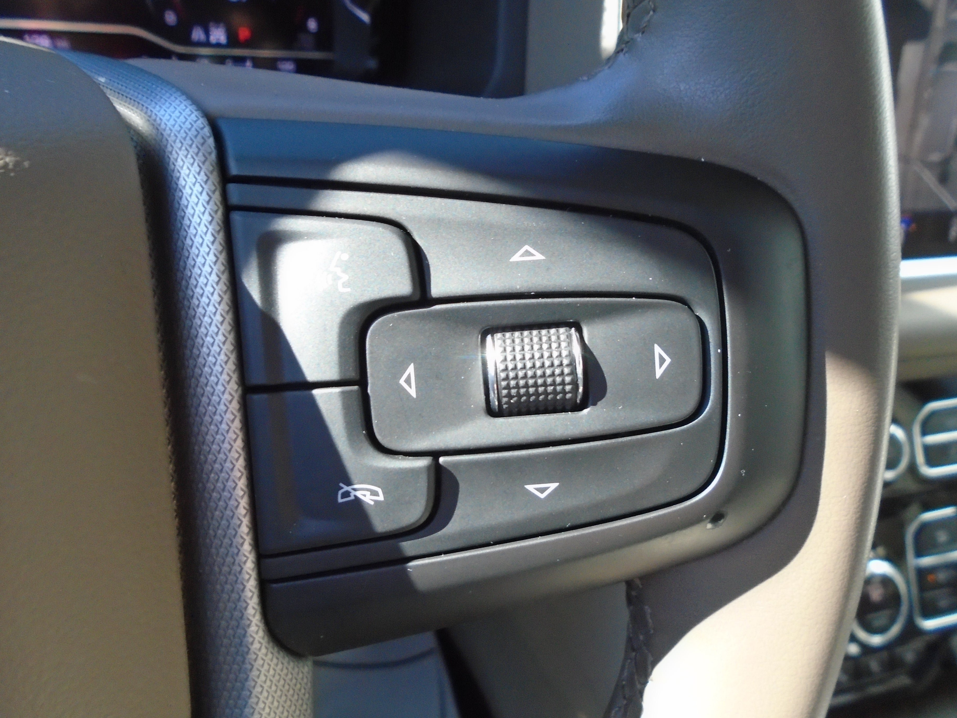 Used 2023 GMC Yukon Denali AWD/4WD image 77
