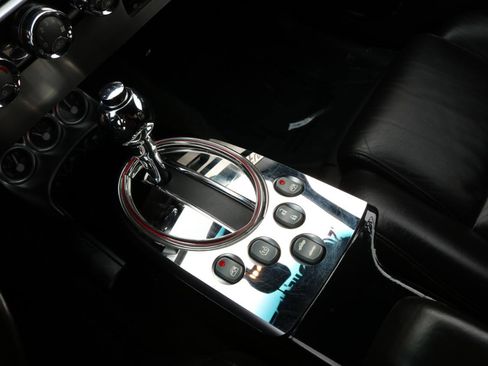 Used 2004 Chevrolet SSR w/ Preferred Equipment Group image 39