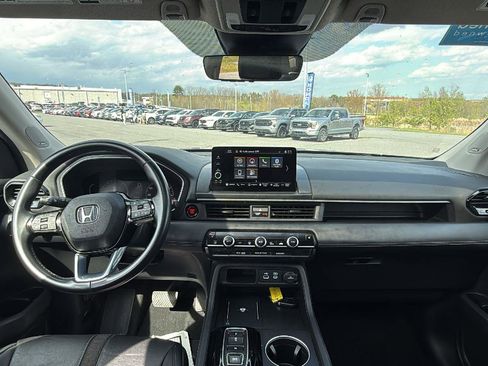 Used 2025 Honda Pilot Touring image 26