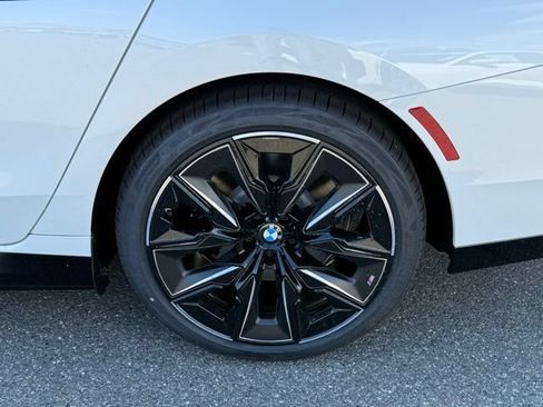 New 2026 BMW i7 xDrive60 AWD/4WD image 40
