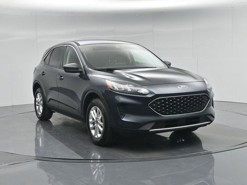 Certified 2022 Ford Escape SE w/ Cold Weather Package AWD/4WD image 58
