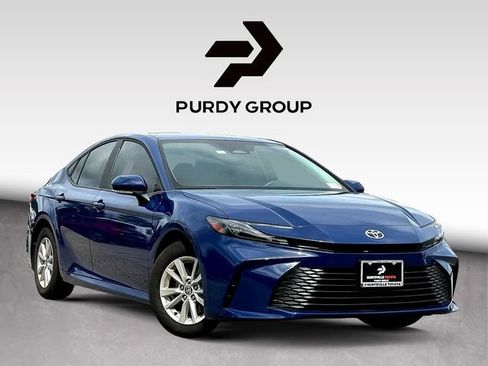 Used 2025 Toyota Camry LE w/ Convenience Package image 1
