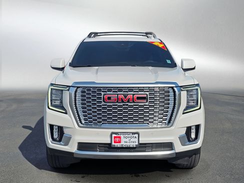 Used 2024 GMC Yukon Denali w/ Denali Reserve Package image 8