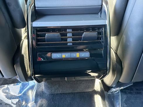 Used 2024 Land Rover Range Rover Sport SE image 21