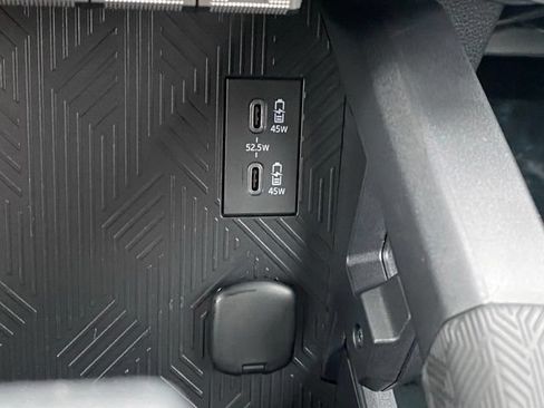 Certified 2025 Toyota Tacoma SR5 AWD/4WD image 24