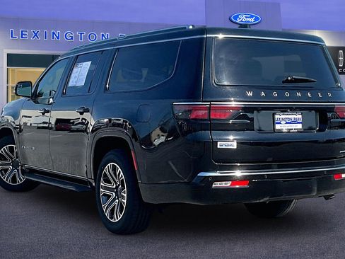 Used 2024 Jeep Wagoneer L Series II w/ Flexible Seating Group AWD/4WD image 4