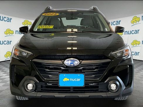 Used 2025 Subaru Outback Premium AWD/4WD image 2