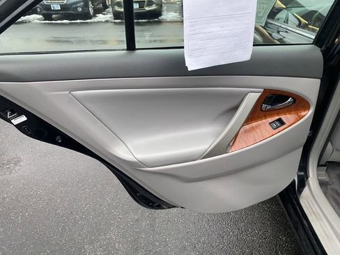 Used 2011 Toyota Camry SE image 20