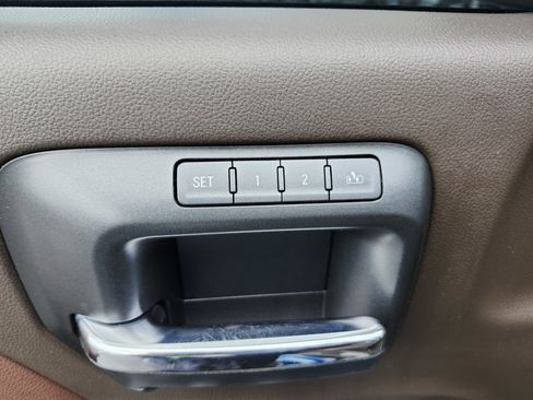 Used 2015 Chevrolet Silverado 1500 High Country AWD/4WD image 32