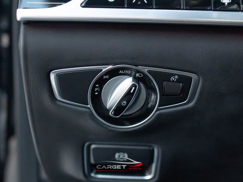 Used 2020 Mercedes-Benz S 560 Sedan image 39