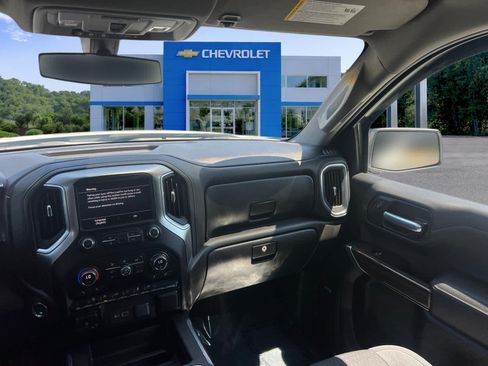 Certified 2021 Chevrolet Silverado 1500 LT Trail Boss w/ Convenience Package II AWD/4WD image 33