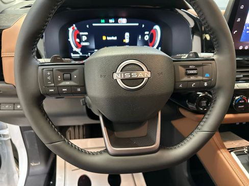 New 2026 Nissan Pathfinder Platinum image 14