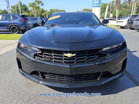Used 2021 Chevrolet Camaro LT w/ Technology Package RWD image 8