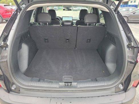 Used 2025 Ford Escape SE w/ Class II Trailer Tow Package FWD image 8