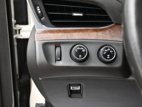 Used 2015 Cadillac Escalade Premium AWD/4WD image 31