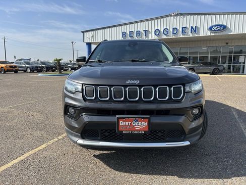 Used 2022 Jeep Compass Limited image 2