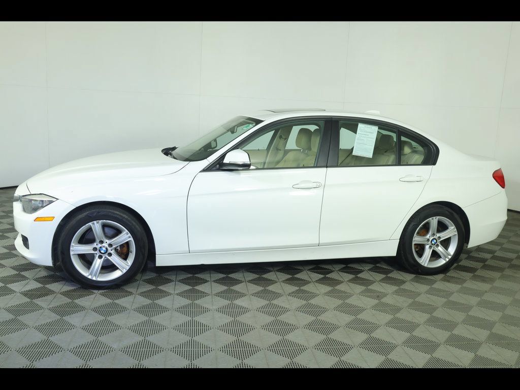 Used 2013 BMW 328i xDrive Sedan AWD/4WD image 4