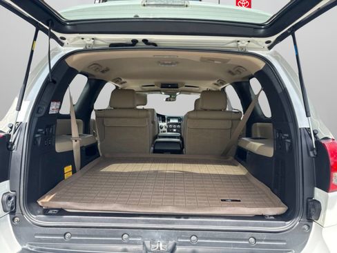 Used 2016 Toyota Sequoia Platinum RWD image 28