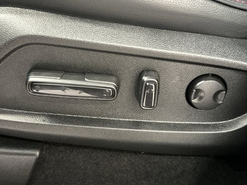 Used 2025 Honda Pilot Black Edition image 24