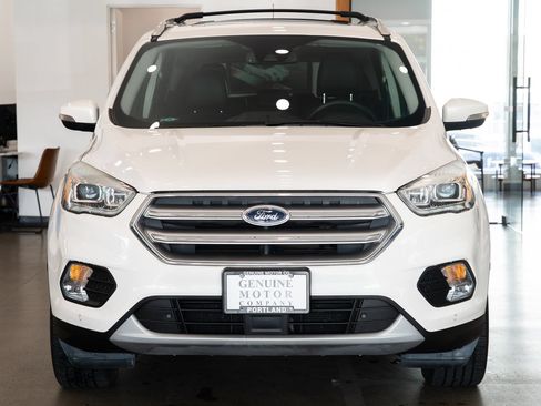 Used 2017 Ford Escape Titanium w/ Equipment Group 301A AWD/4WD image 2