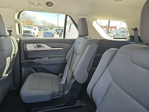 Used 2025 Ford Explorer Active image 24