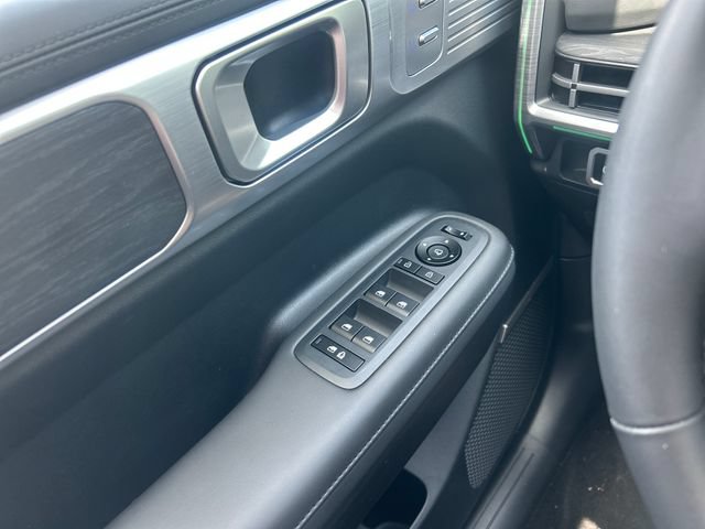Used 2024 Hyundai Santa Fe Limited AWD/4WD image 11