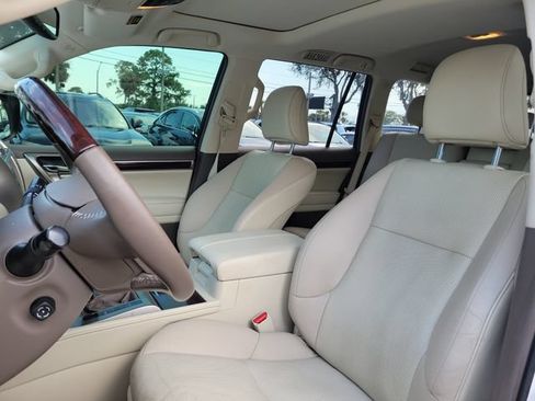 Used 2019 Lexus GX 460 Premium w/ Premium Package AWD/4WD image 19