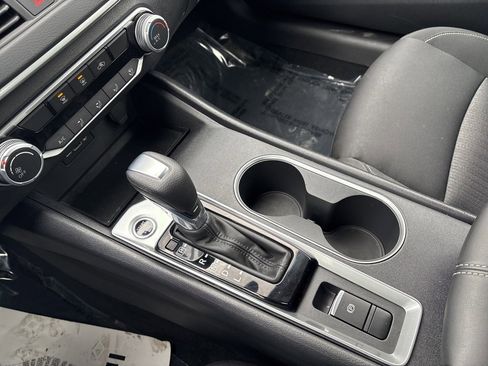 Used 2022 Nissan Altima 2.5 SV image 18